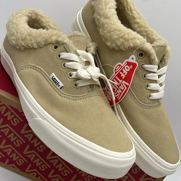 Vans WMNS Tan Fleece-Lined Sneakers Authentic Sherpa
Cozy Hug Mojave Desert - Picture 6 of 16